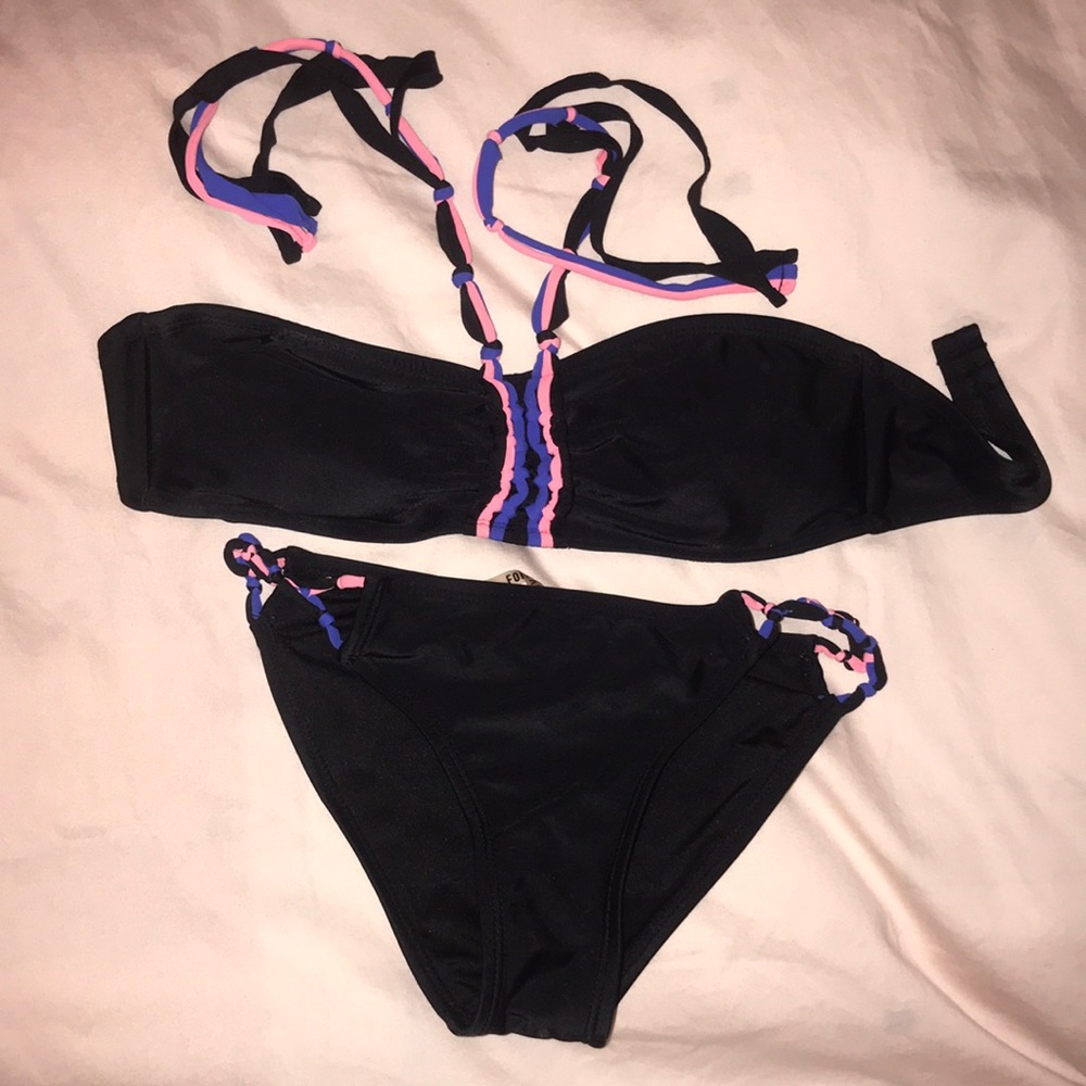 Bathing suit set - Picture 2 of 2